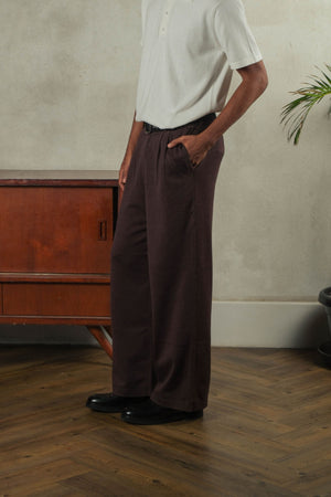 Noir Sur Blanc Men Trousers Coffee